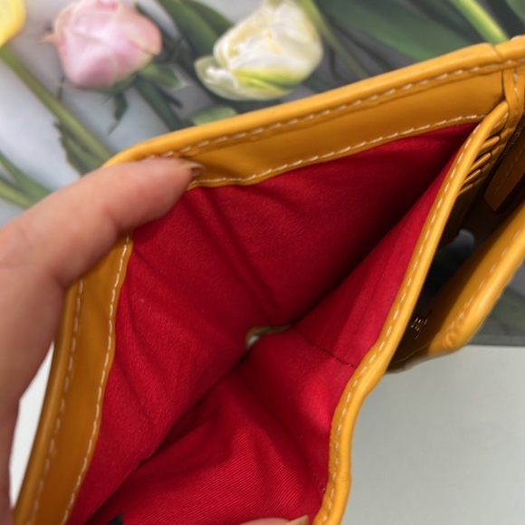 🦆 DOONEY AND BOURKE CLASSIC CLUTCH YELLOW PALOMINO LEATHER TRIFOLD WALLET - Picture 6 of 10